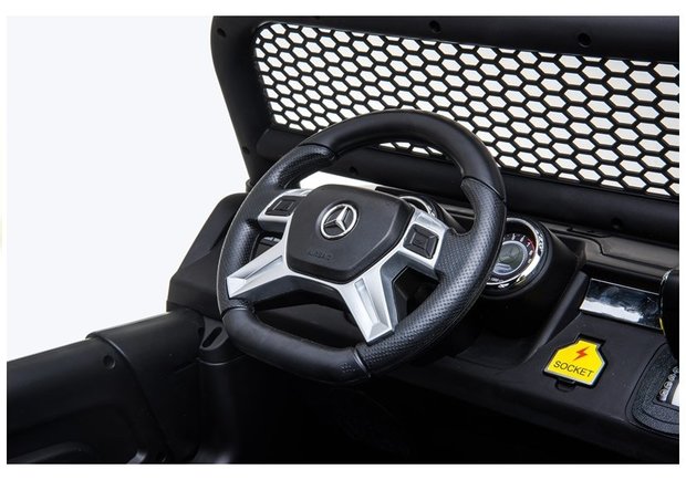 Elektrische Kinderauto Mercedes Benz Unimog Wit 2 Persoons 4x4 met Mp4 Scherm en Afstandsbediening FULL OPTIONS
